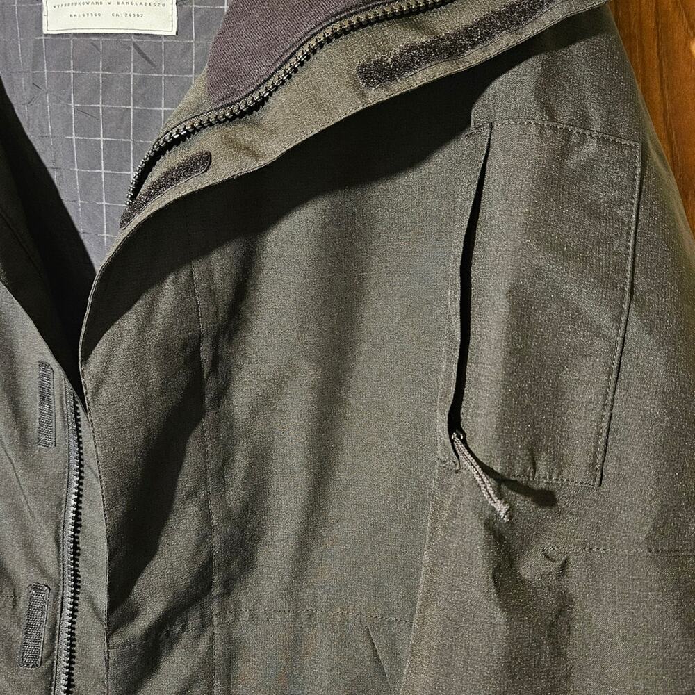 Burton Men's Covert Snowboard Jacket - Picture 5 of 13